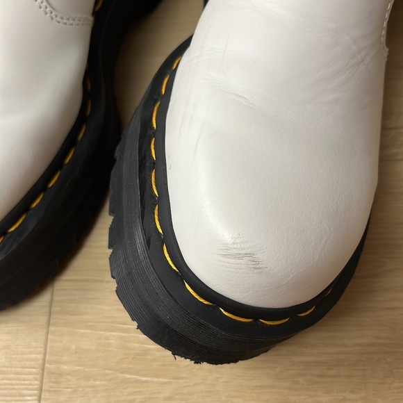 DR MARTENS 2976 Quad Platform Chelsea Boot White Smooth Leather Size 7 US - Picture 10 of 12
